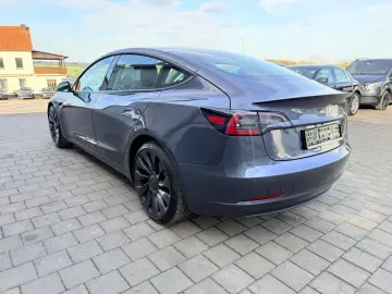TESLA Model 3 Performance    1. Hand     GREY