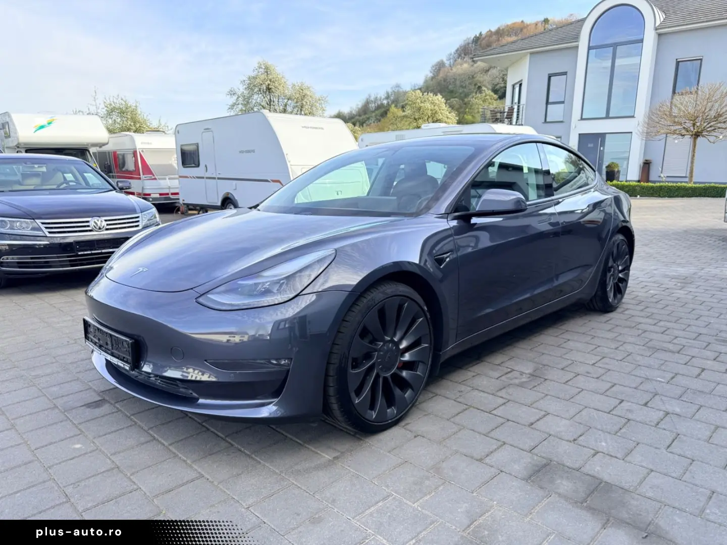 TESLA Model 3 Performance    1. Hand     GREY