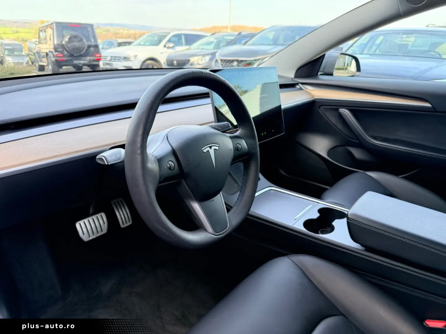 TESLA Model 3 Performance    1. Hand     GREY