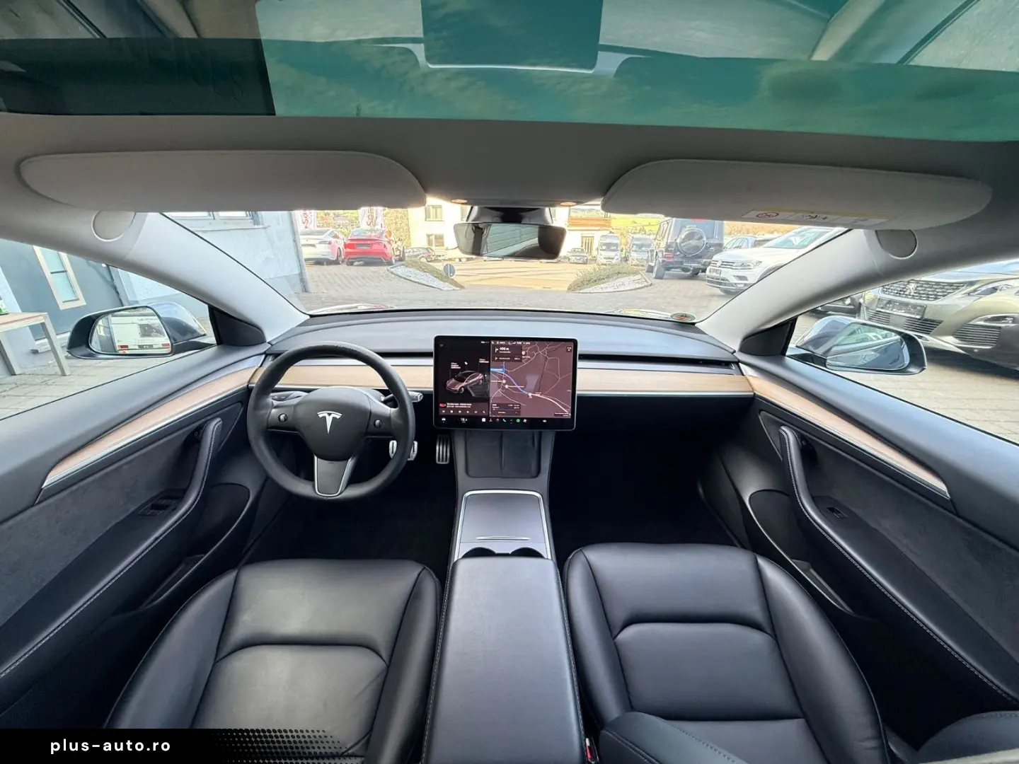TESLA Model 3 Performance    1. Hand     GREY