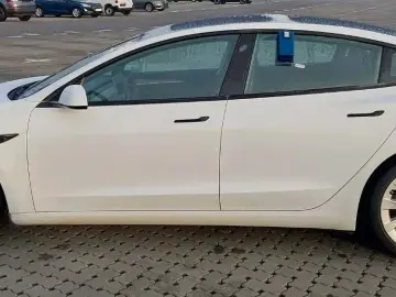TESLA Model 3 Long Range Dual AWD 19  Pano LED