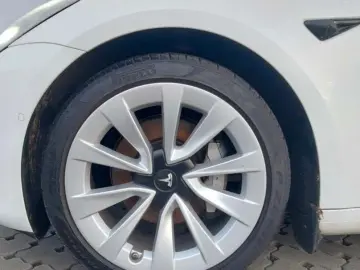 TESLA Model 3 Long Range Dual AWD 19  Pano LED