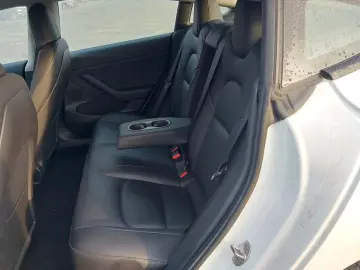 TESLA Model 3 Long Range Dual AWD 19  Pano LED