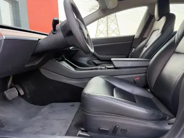 TESLA Model 3   Neu TüV   SR Plus RWD   SOH 89 6%