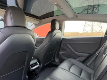 TESLA Model 3   Neu TüV   SR Plus RWD   SOH 89 6%