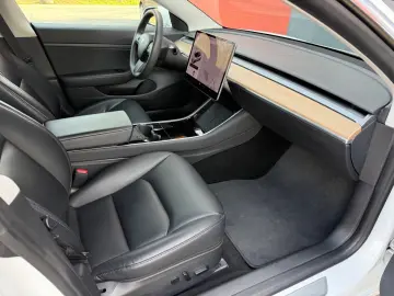 TESLA Model 3   Neu TüV   SR Plus RWD   SOH 89 6%