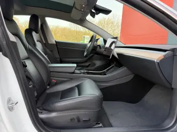 TESLA Model 3   Neu TüV   SR Plus RWD   SOH 89 6%