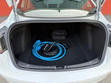 TESLA Model 3   Neu TüV   SR Plus RWD   SOH 89 6%