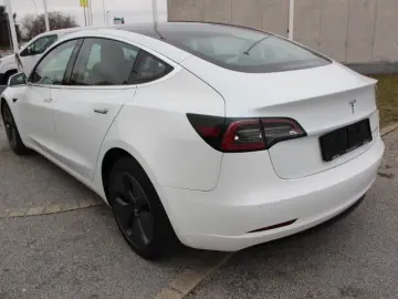 TESLA Model 3 Long Range AWD Cam
