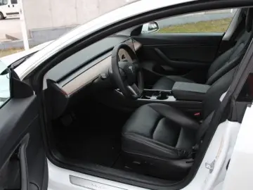 TESLA Model 3 Long Range AWD Cam