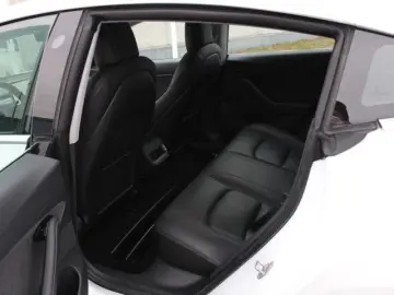 TESLA Model 3 Long Range AWD Cam