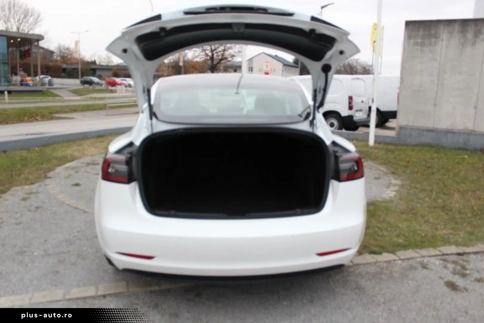 TESLA Model 3 Long Range AWD Cam