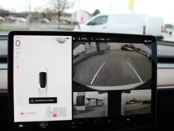TESLA Model 3 Long Range AWD Cam