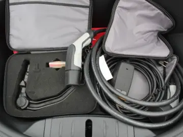 TESLA Model 3 Long Range AWD Cam