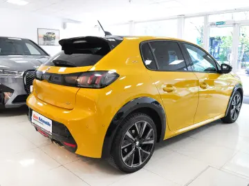 Peugeot 208 GT LINE 130 CP GARANTIE OFICIALA