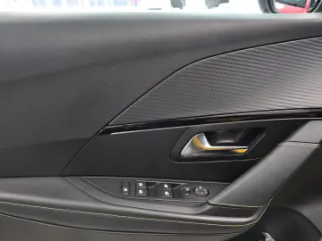 Peugeot 208 GT LINE 130 CP GARANTIE OFICIALA