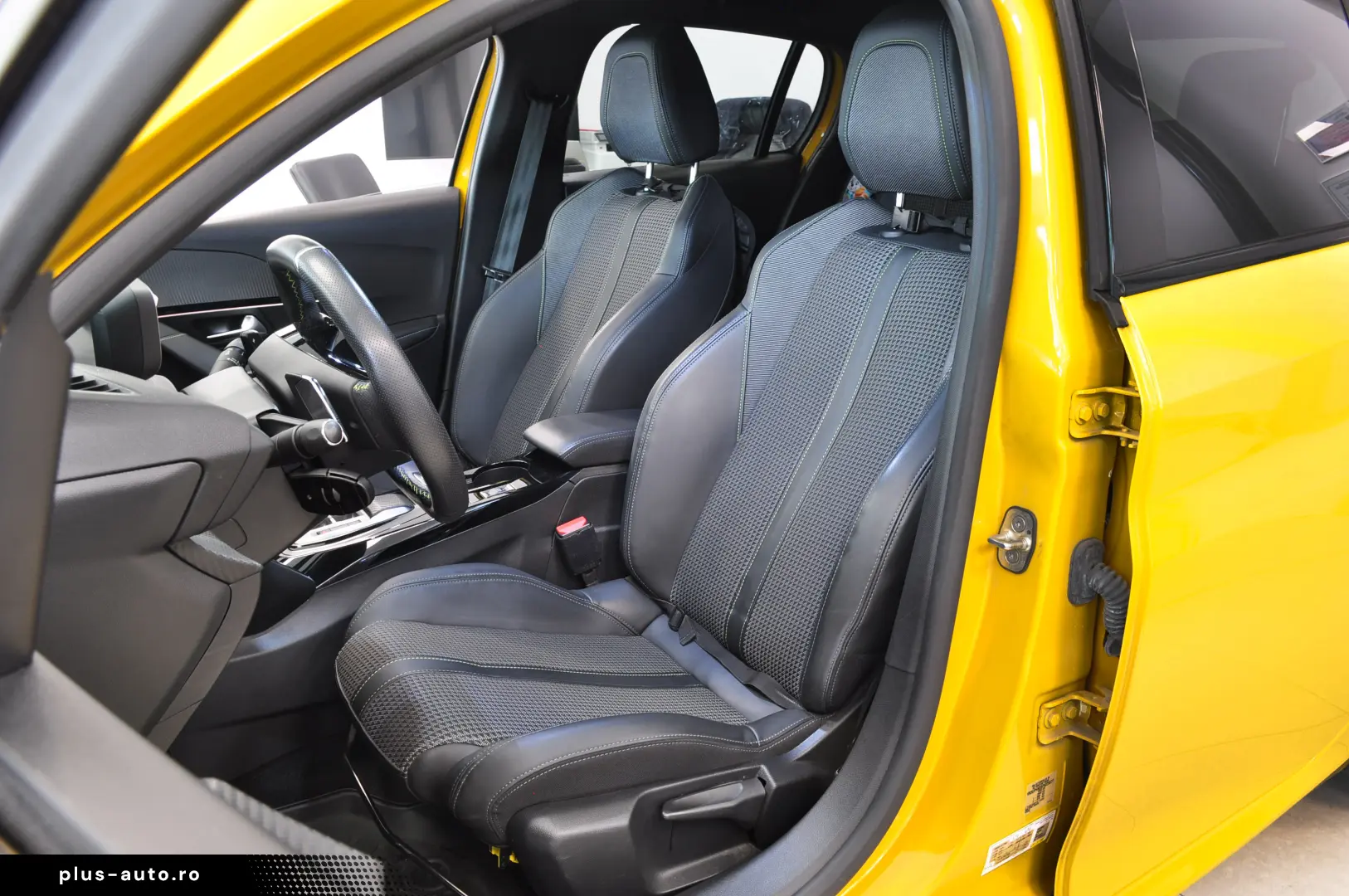 Peugeot 208 GT LINE 130 CP GARANTIE OFICIALA