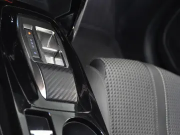 Peugeot 208 GT LINE 130 CP GARANTIE OFICIALA