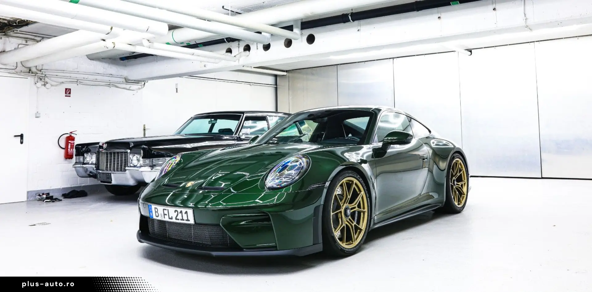 PORSCHE 992.2 GT3 Touring 4 Seats Manual Oakgreen LIFT