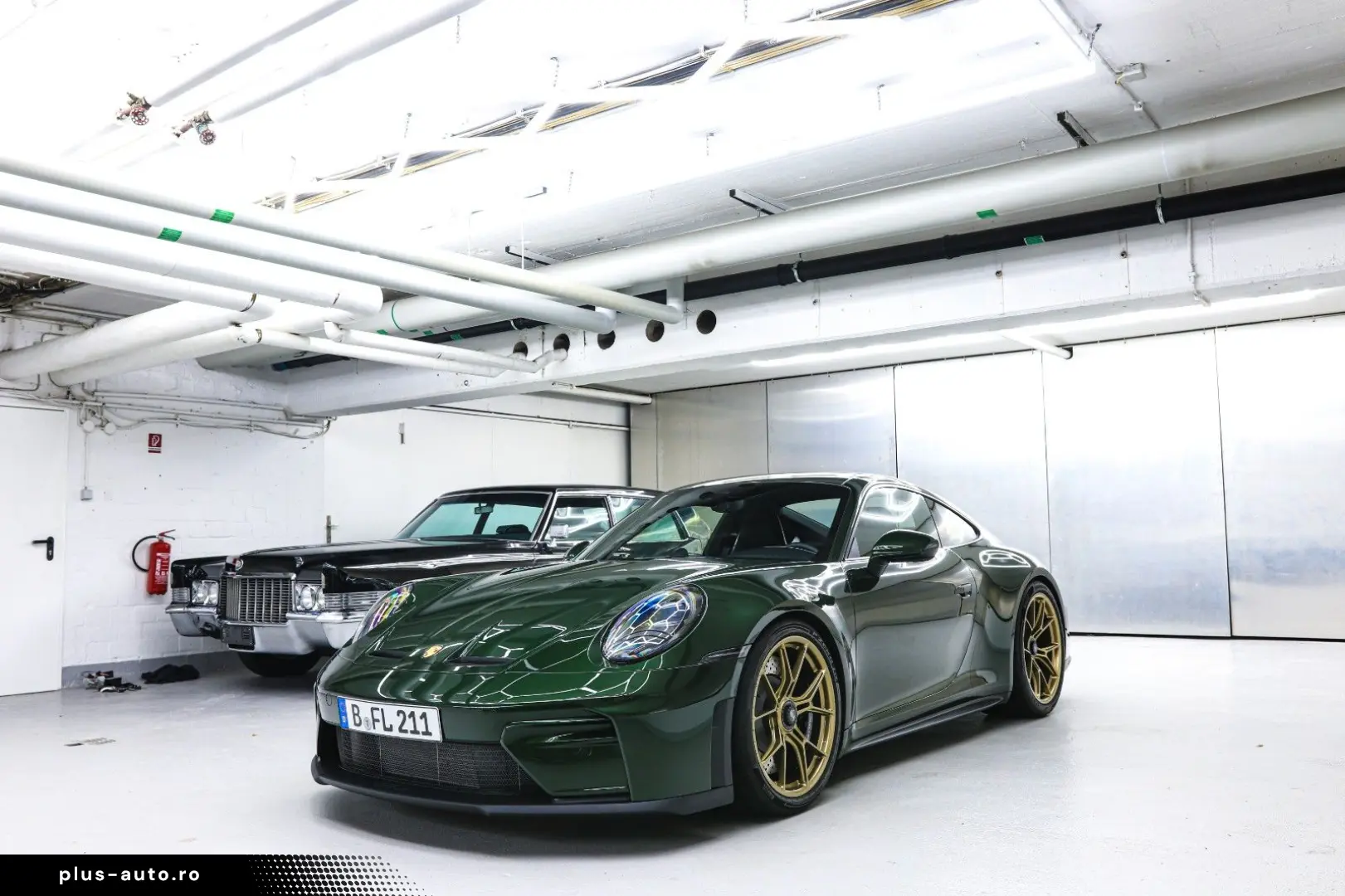 PORSCHE 992.2 GT3 Touring 4 Seats Manual Oakgreen LIFT