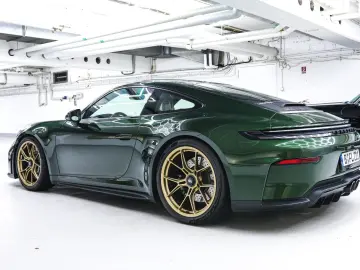 PORSCHE 992.2 GT3 Touring 4 Seats Manual Oakgreen LIFT