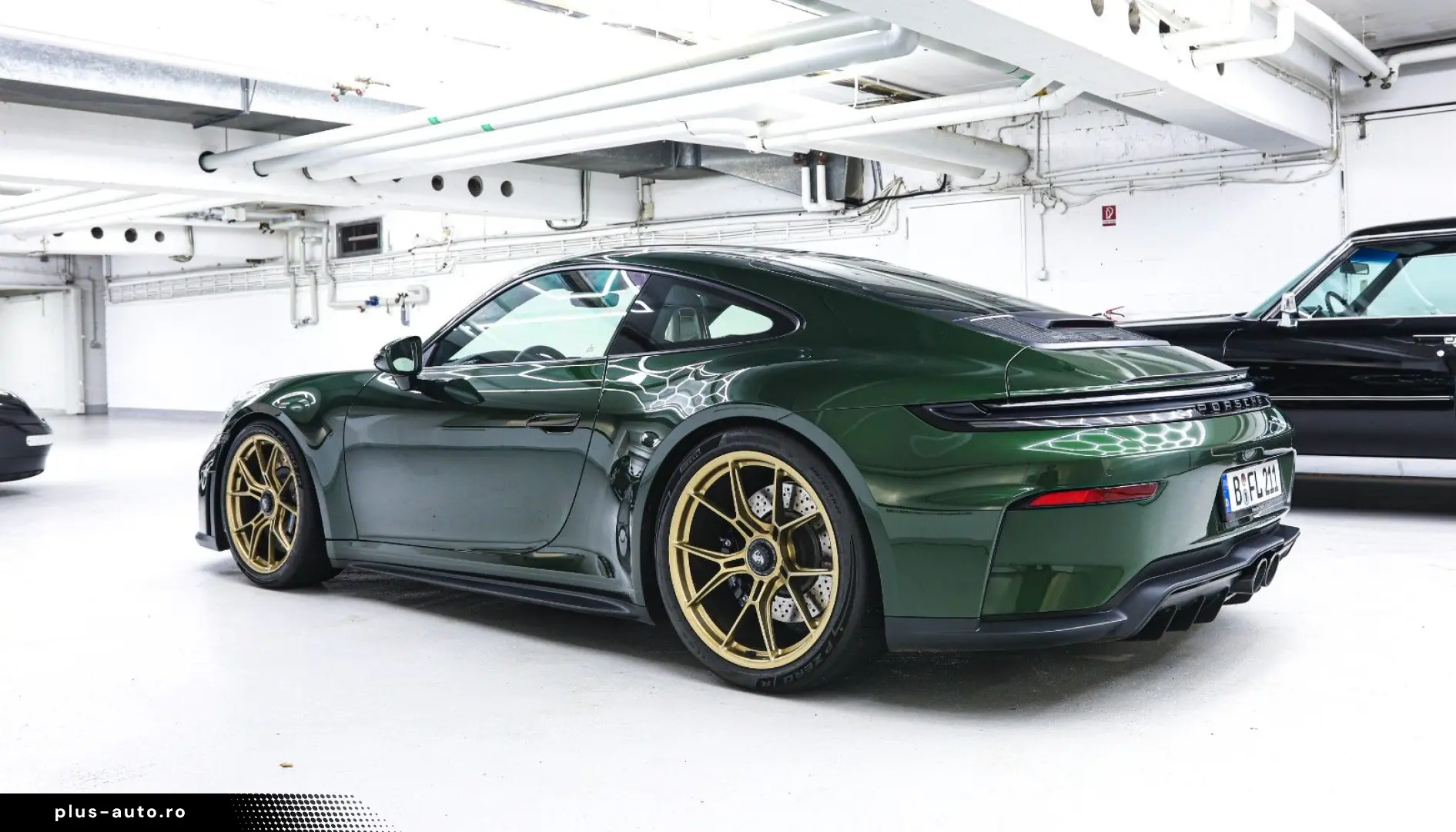 PORSCHE 992.2 GT3 Touring 4 Seats Manual Oakgreen LIFT