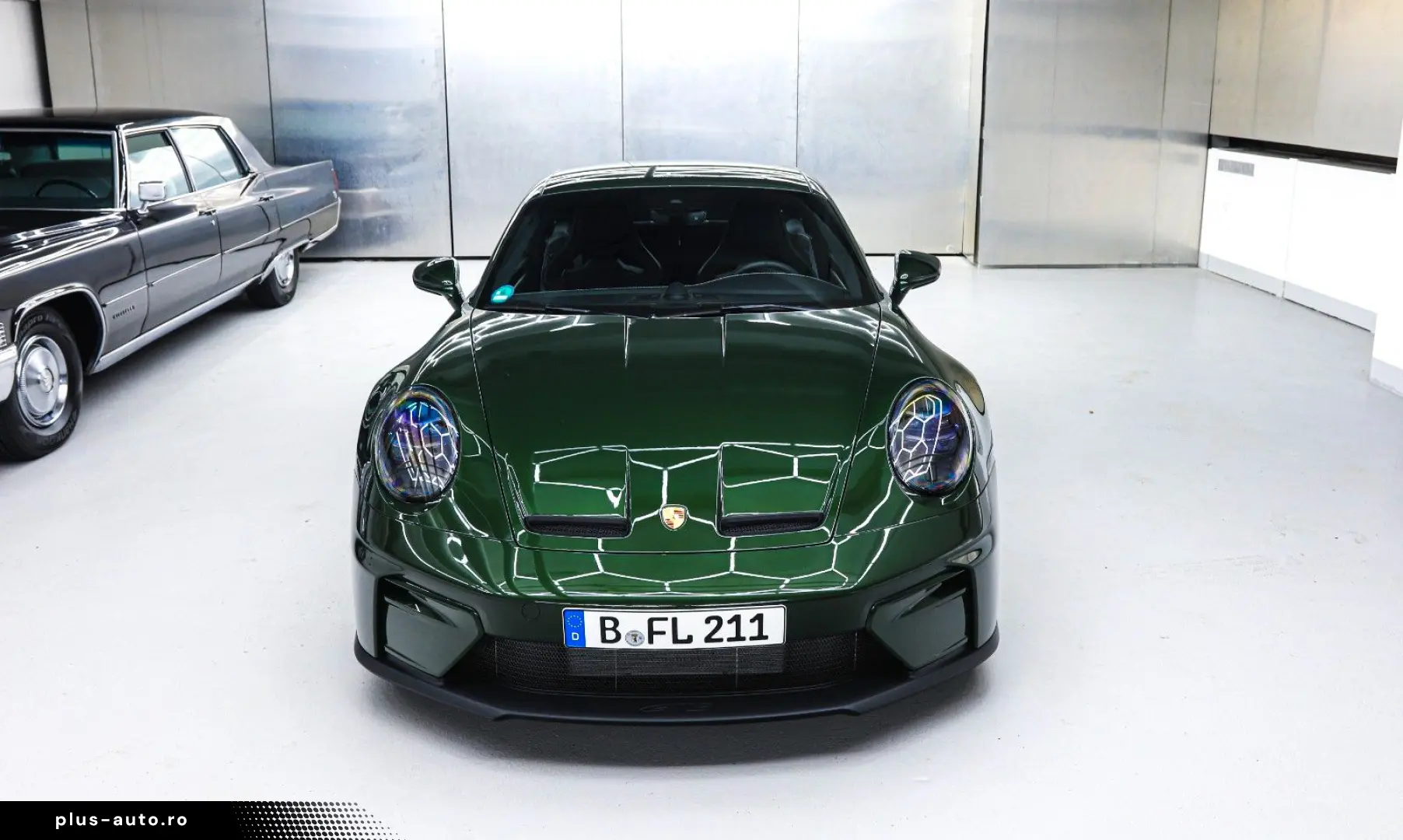 PORSCHE 992.2 GT3 Touring 4 Seats Manual Oakgreen LIFT