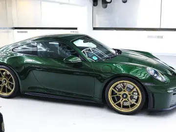 PORSCHE 992.2 GT3 Touring 4 Seats Manual Oakgreen LIFT