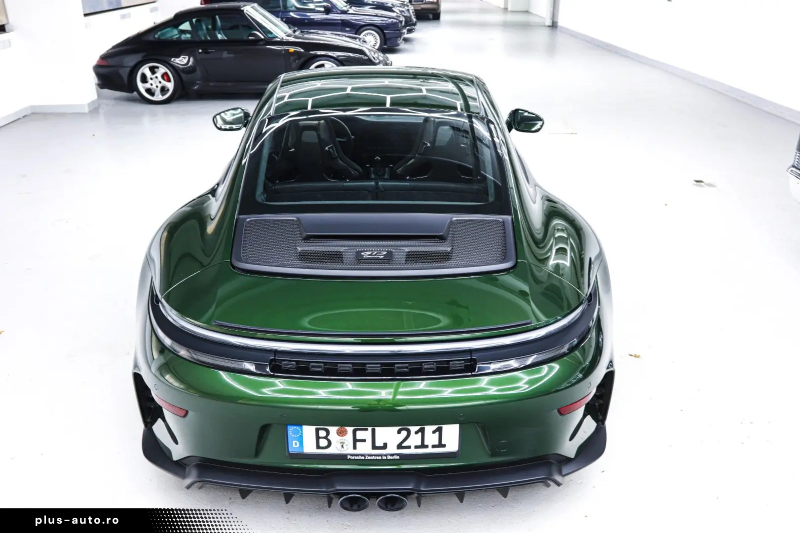PORSCHE 992.2 GT3 Touring 4 Seats Manual Oakgreen LIFT