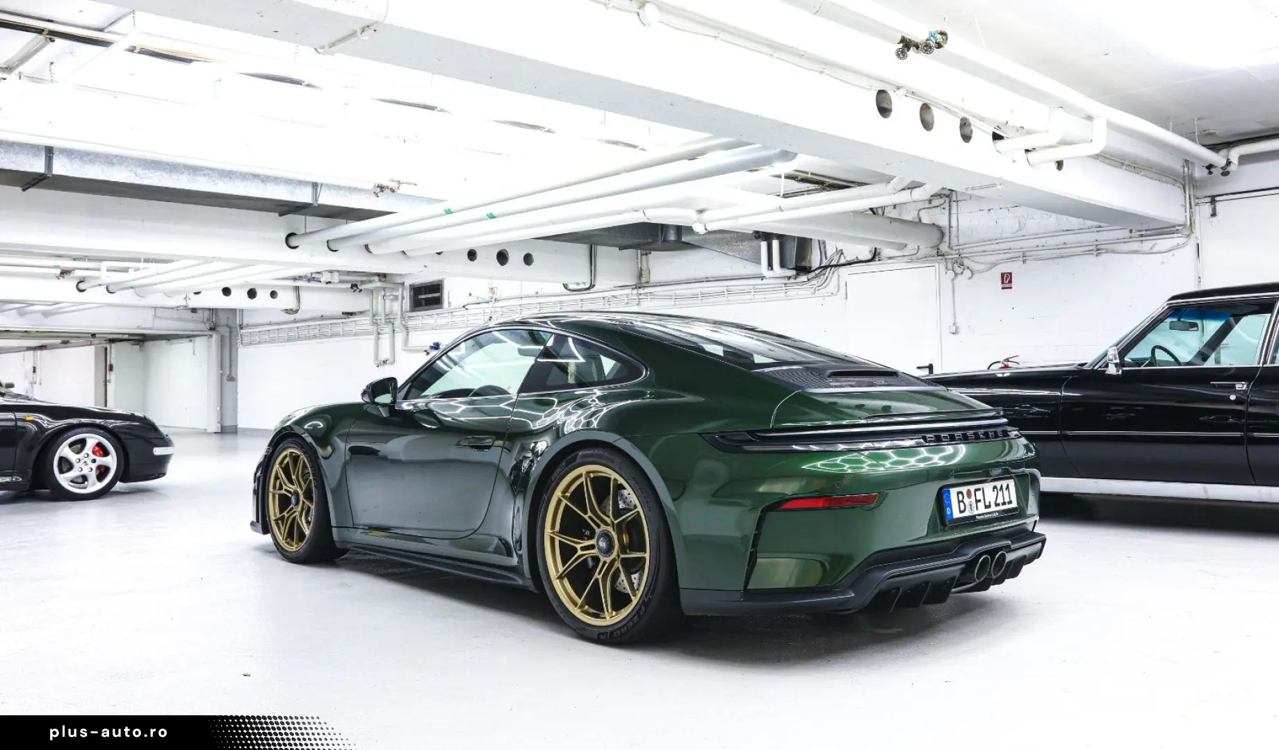 PORSCHE 992.2 GT3 Touring 4 Seats Manual Oakgreen LIFT