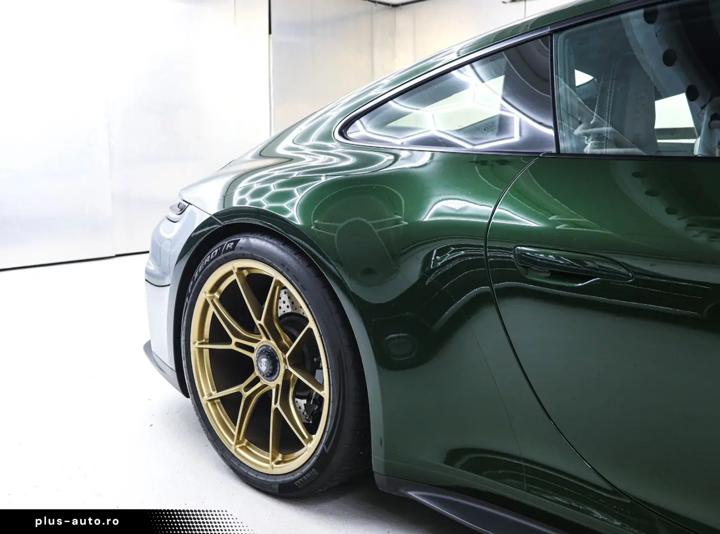 PORSCHE 992.2 GT3 Touring 4 Seats Manual Oakgreen LIFT