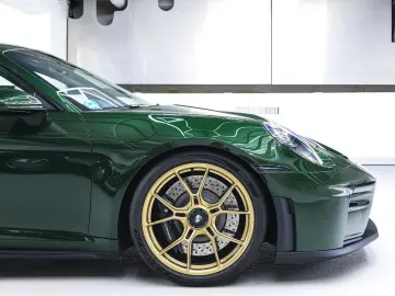PORSCHE 992.2 GT3 Touring 4 Seats Manual Oakgreen LIFT