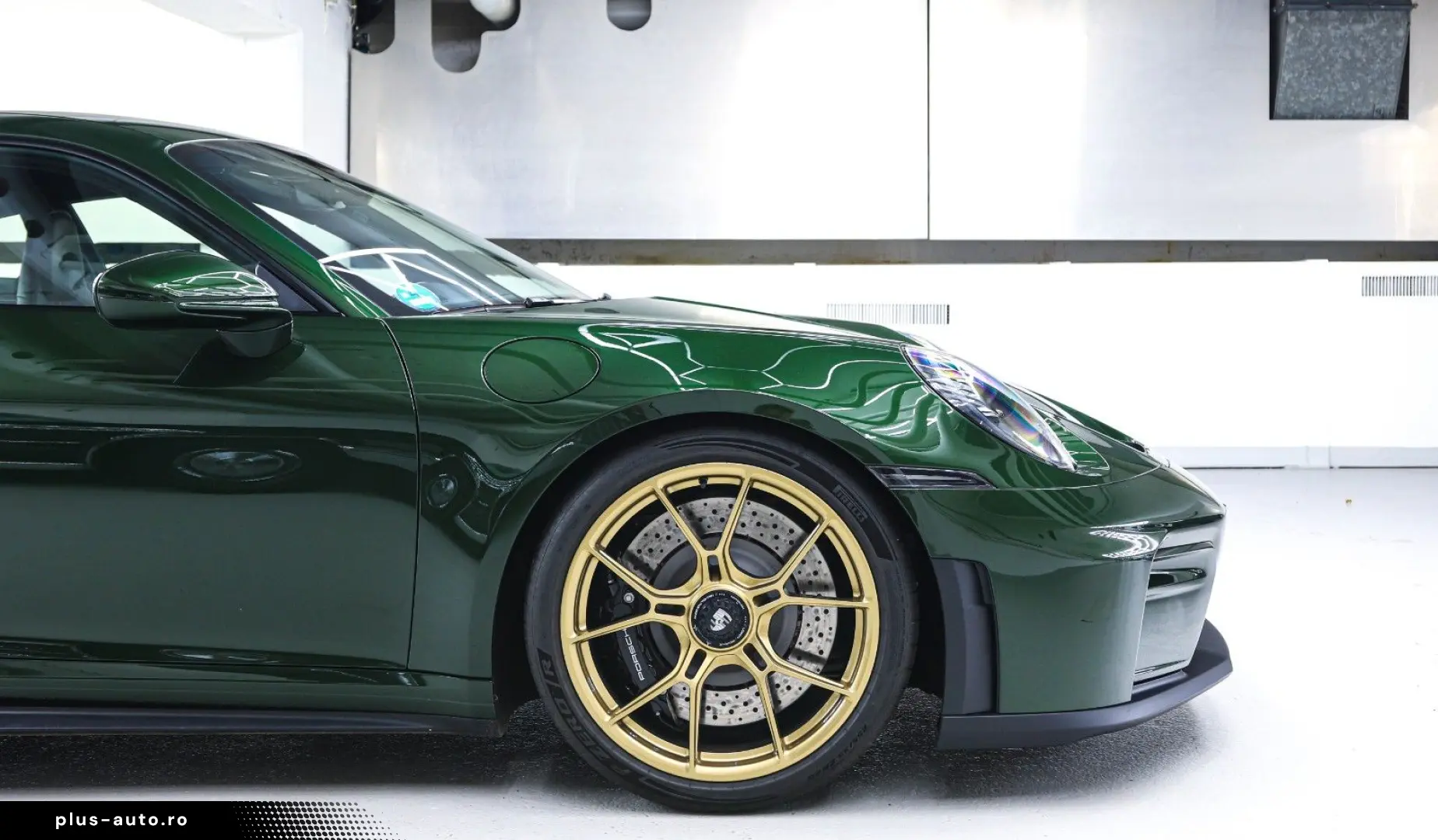PORSCHE 992.2 GT3 Touring 4 Seats Manual Oakgreen LIFT