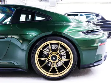 PORSCHE 992.2 GT3 Touring 4 Seats Manual Oakgreen LIFT