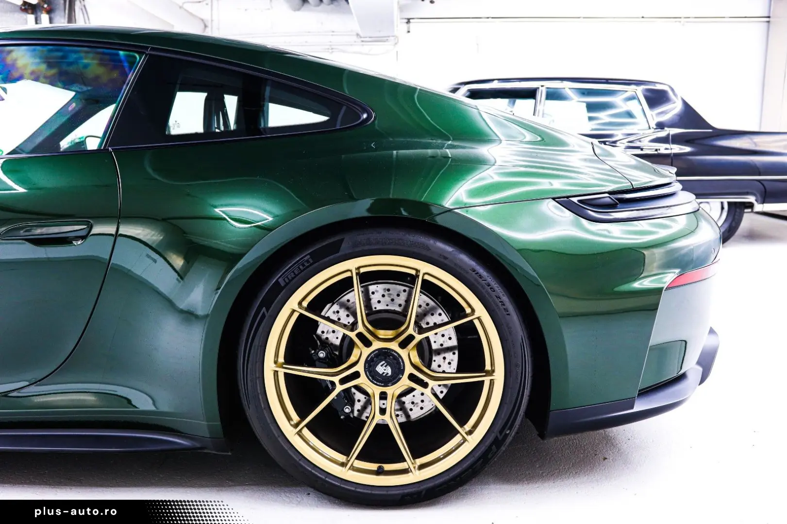 PORSCHE 992.2 GT3 Touring 4 Seats Manual Oakgreen LIFT