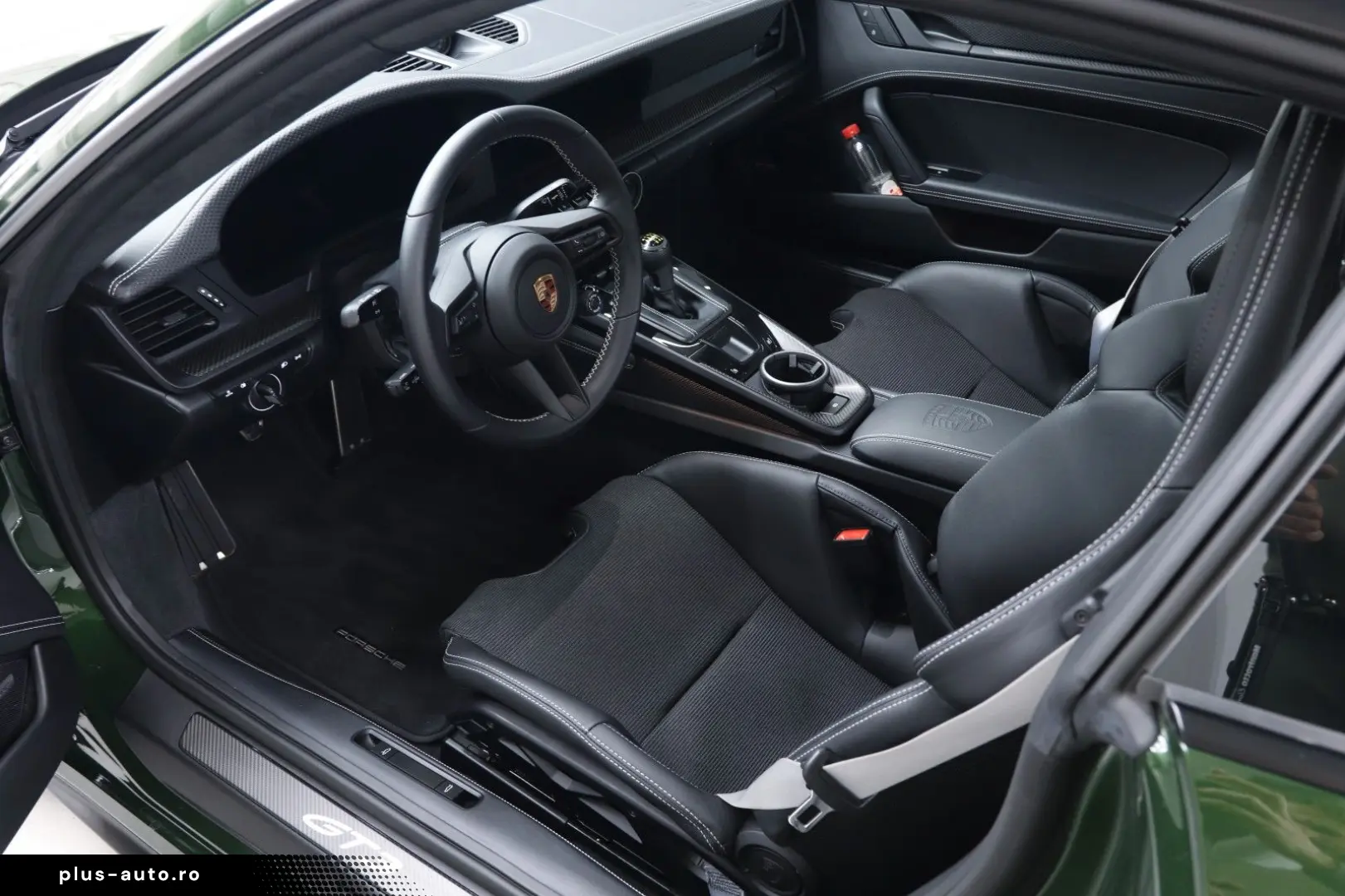 PORSCHE 992.2 GT3 Touring 4 Seats Manual Oakgreen LIFT