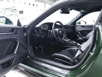 PORSCHE 992.2 GT3 Touring 4 Seats Manual Oakgreen LIFT