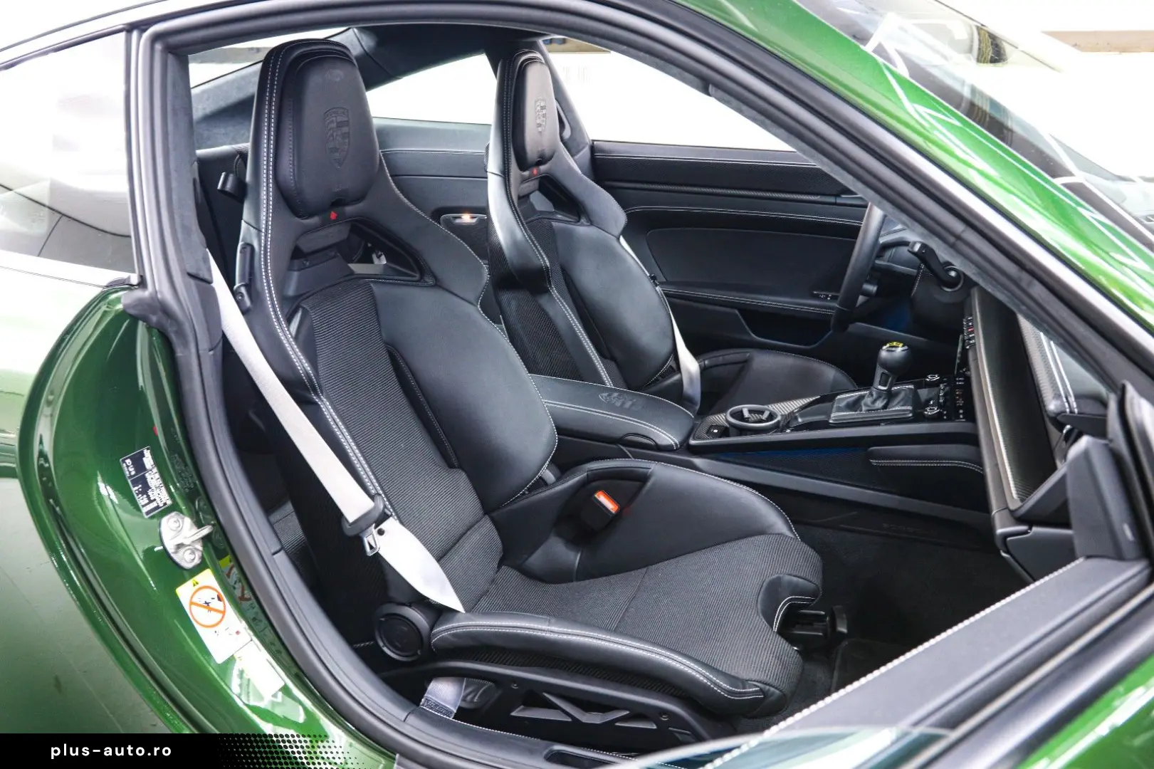 PORSCHE 992.2 GT3 Touring 4 Seats Manual Oakgreen LIFT