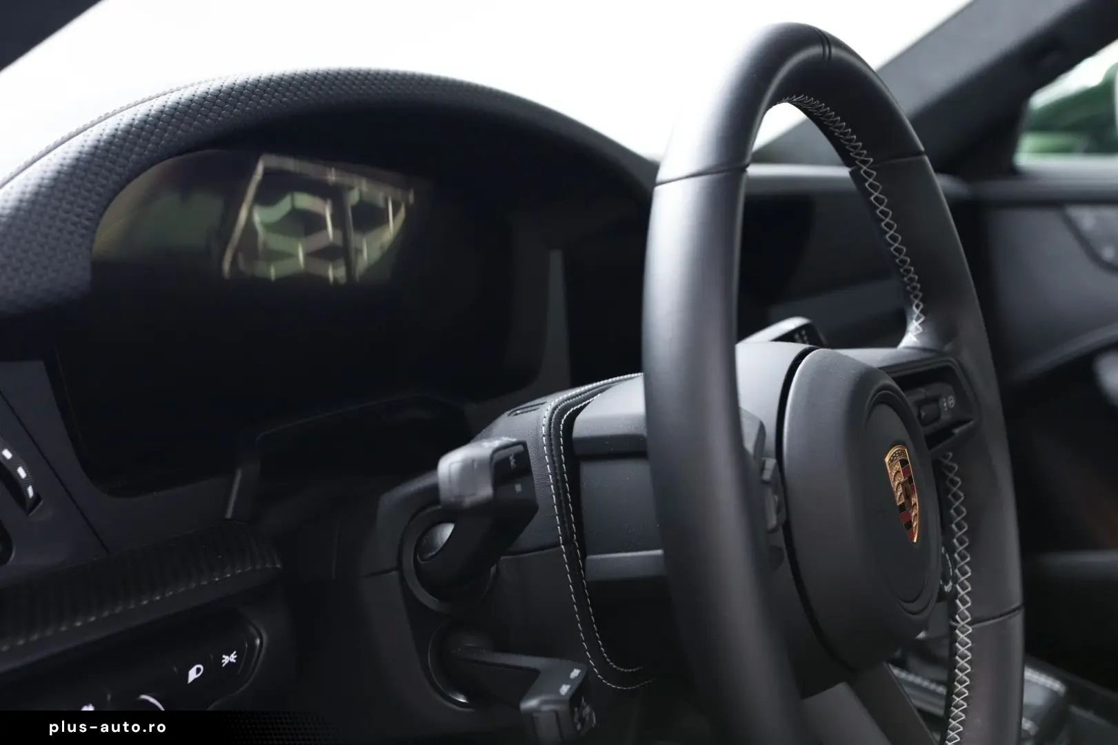 PORSCHE 992.2 GT3 Touring 4 Seats Manual Oakgreen LIFT