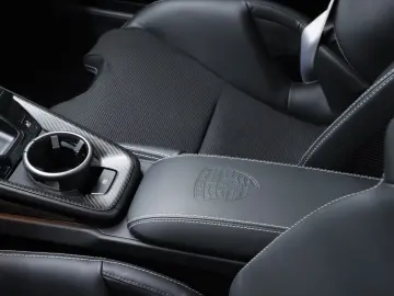 PORSCHE 992.2 GT3 Touring 4 Seats Manual Oakgreen LIFT