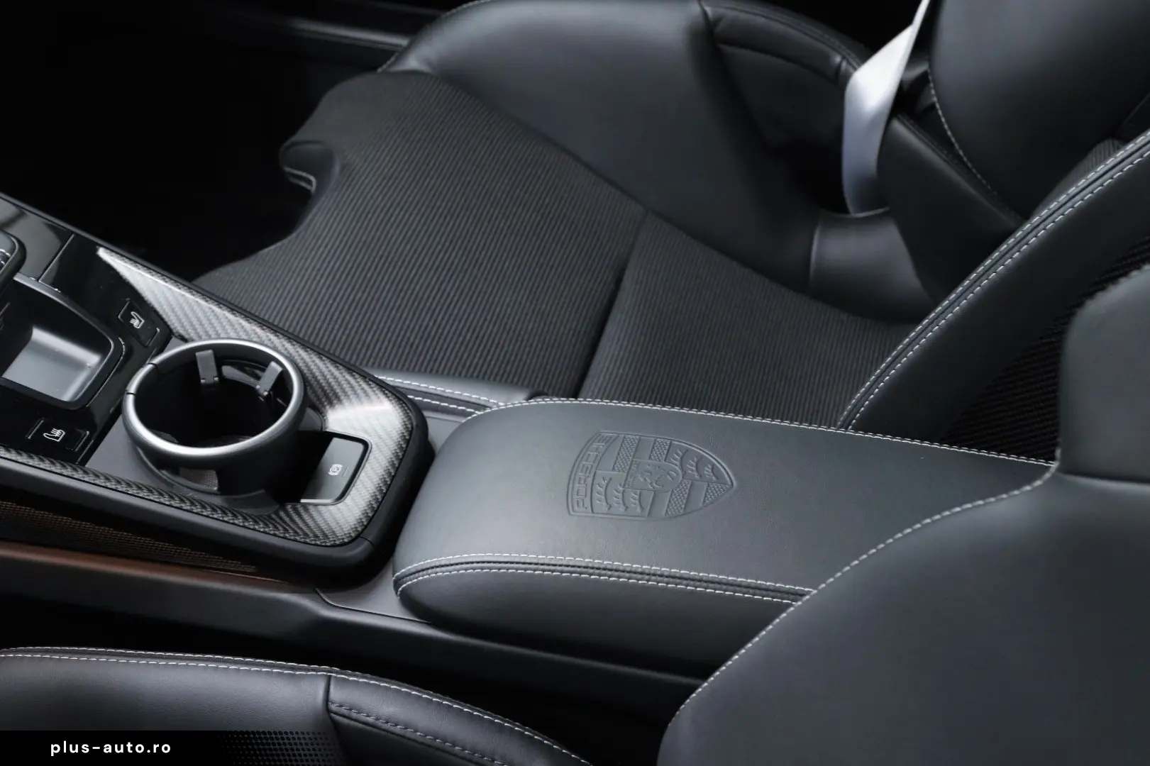 PORSCHE 992.2 GT3 Touring 4 Seats Manual Oakgreen LIFT