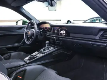 PORSCHE 992.2 GT3 Touring 4 Seats Manual Oakgreen LIFT