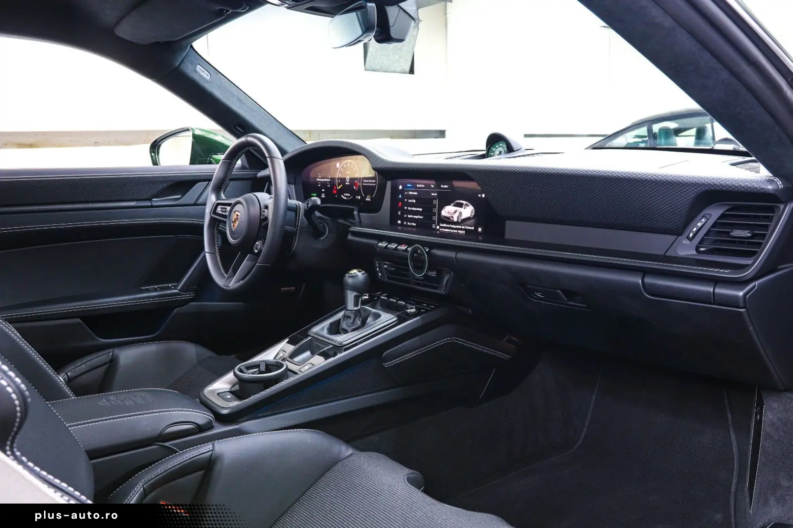 PORSCHE 992.2 GT3 Touring 4 Seats Manual Oakgreen LIFT