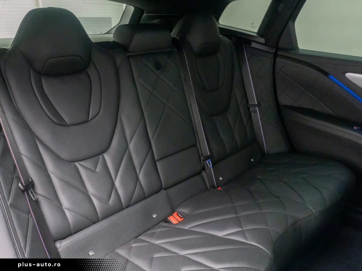 BMW XM B&W Massage 360  HUD SoftClose Individual 23