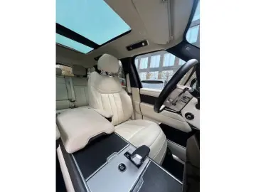 LAND ROVER Range Rover HSE Hybrid P550e -VOLL-22 -AHK-PANO