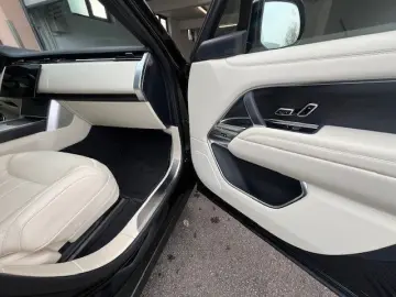 LAND ROVER Range Rover HSE Hybrid P550e -VOLL-22 -AHK-PANO