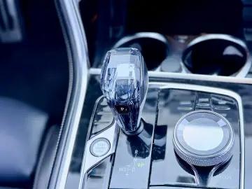 BMW 840