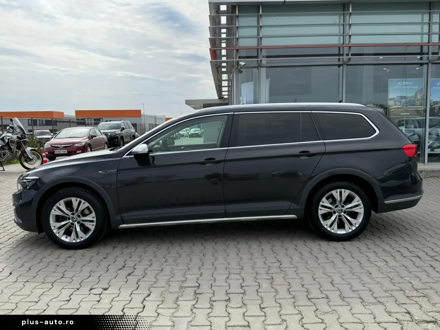 Volkswagen Passat-Alltrack Gen-B8-2014