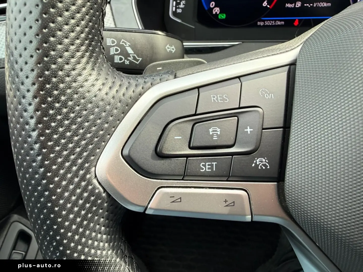 Volkswagen Passat-Alltrack Gen-B8-2014