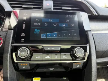 Honda Civic 1.5 VTEC Turbo CVT Prestige   Car No.60